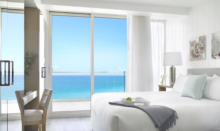 4835 Collins Ave, Maimi Beach, FL 33140.